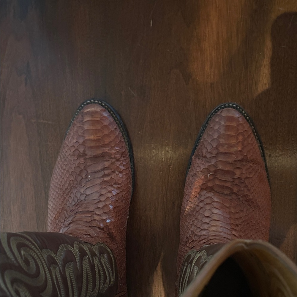 Tony Lama Snakeskin Western Cowboy Boots - Picture 4 of 9
